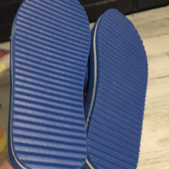 Blue slide sandals w/white stripe around sole & sailboat on Velcro strap size 8 - Picture 4 of 4